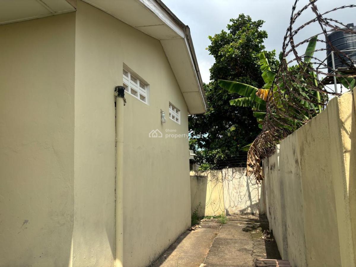 Executive 10 Bedrooms, Ga East Municipal, Accra, House for Rent