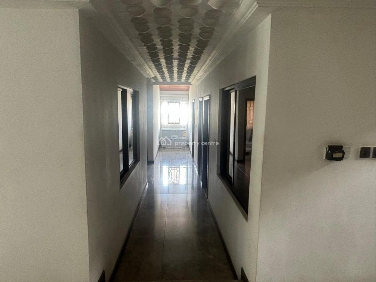 Executive 10 Bedrooms, Ga East Municipal, Accra, House for Rent