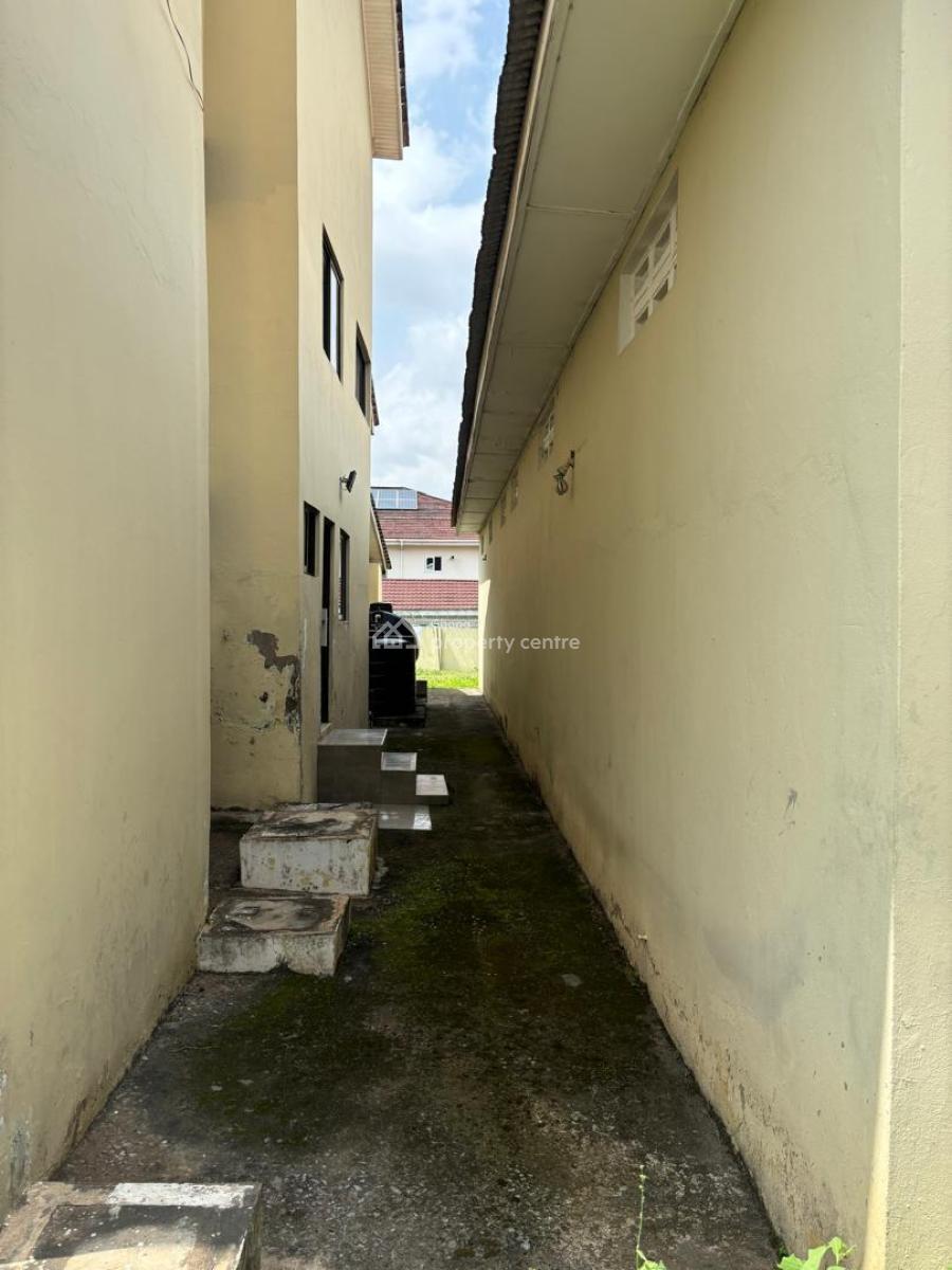 Executive 10 Bedrooms, Ga East Municipal, Accra, House for Rent