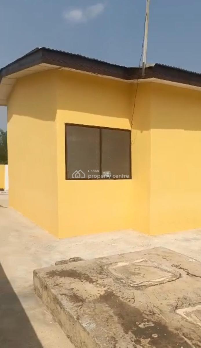 2 Bedroom House, Opeikuma, Kasoa, Awutu-senya East, Central Region, Detached Bungalow for Sale