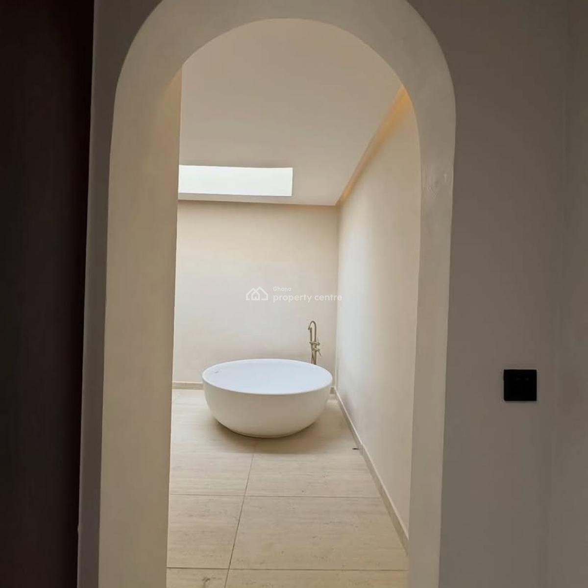 Executive 4 Bedrooms, Tse Addo, Accra, House for Sale
