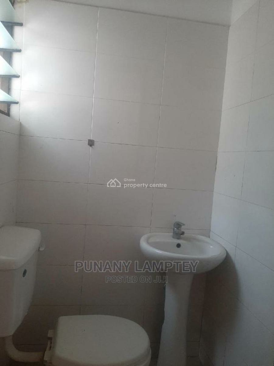 Single Room Self Contained, Ako Adjei, Osu, Accra, Mini Flat for Rent