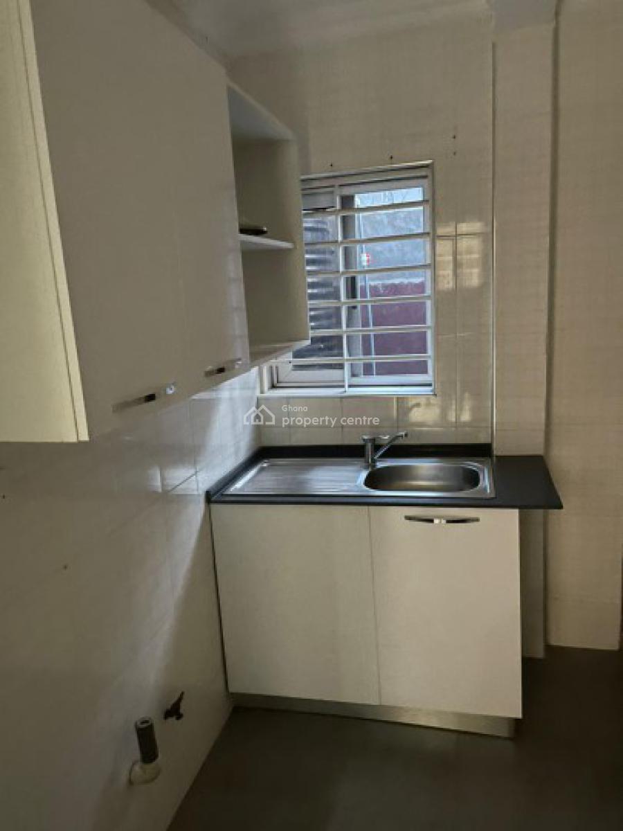 Chamber and Hall Self Contained, Ako Adjei, Osu, Accra, Mini Flat for Rent