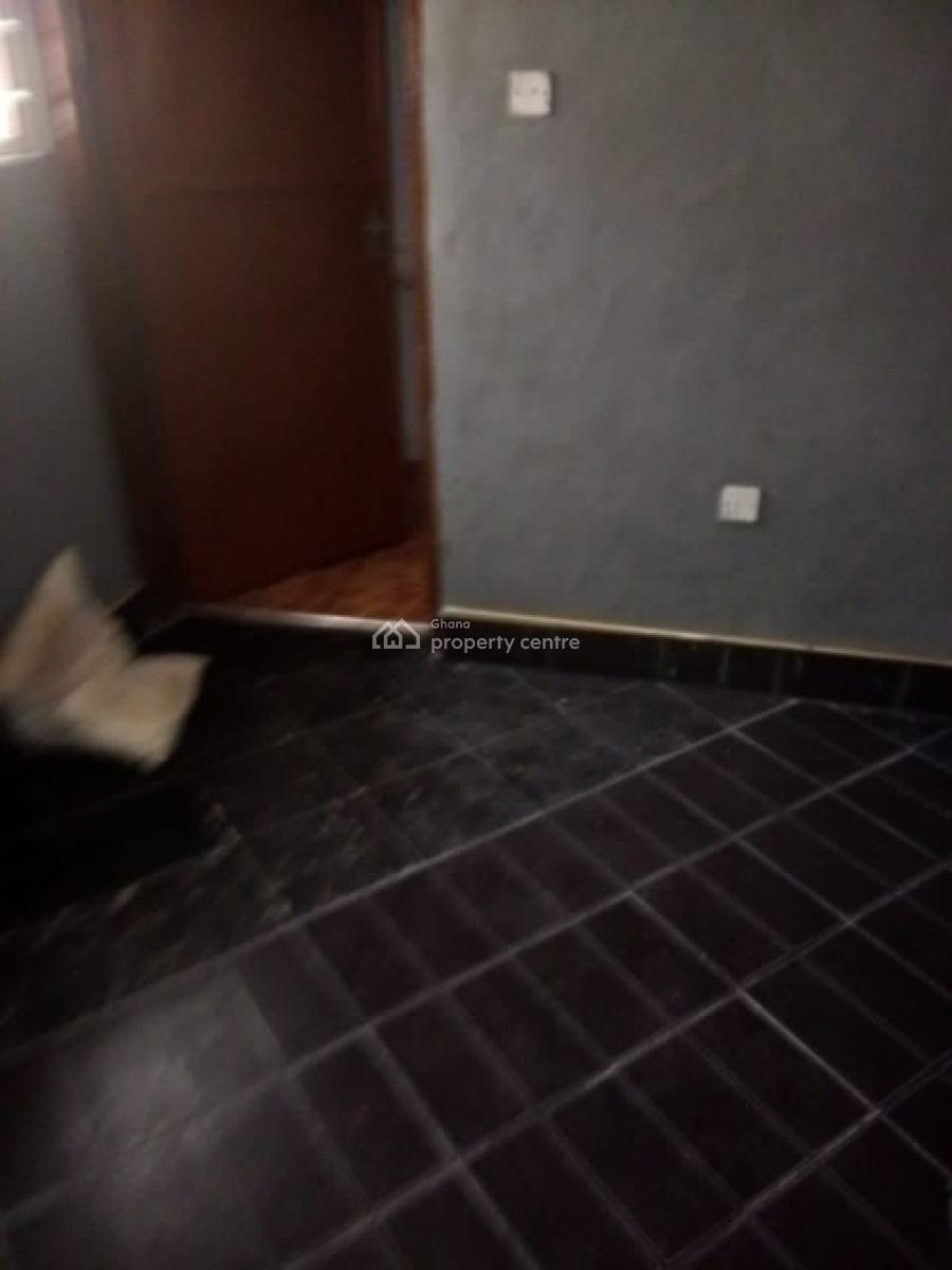 2 Bedroom Apartment, Ako Adjei, Osu, Accra, Apartment for Rent