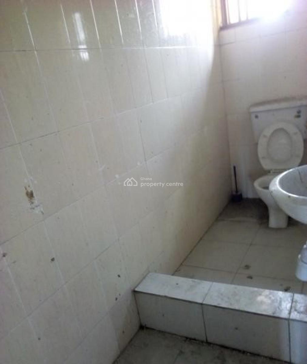 2 Bedroom Apartment, R E, Oxford Street, Osu, Accra, Apartment for Rent