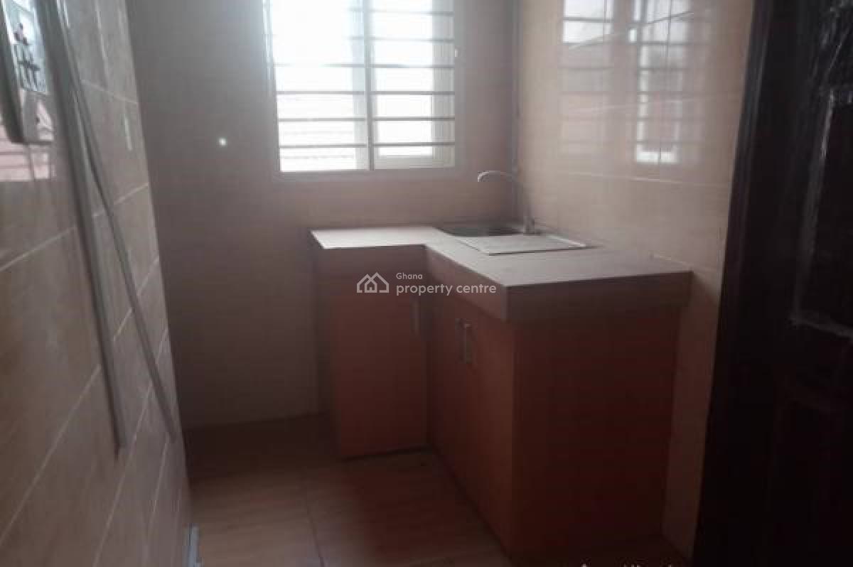 3 Bedroom House, Nyaniba Estate, Osu, Accra, House for Rent