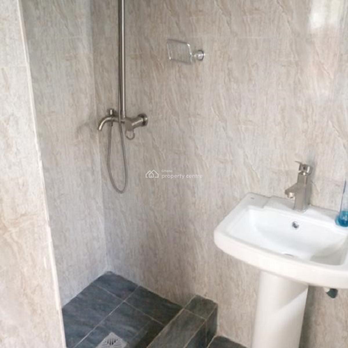 3 Bedroom Apartment, R E, Oxford Street, Osu, Accra, Apartment for Rent