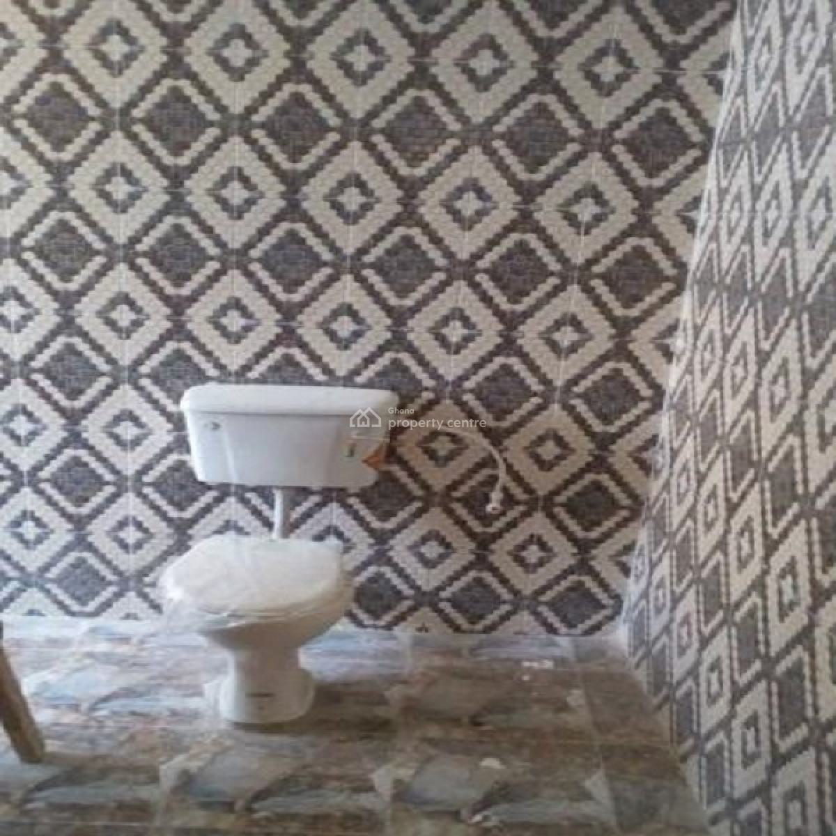 3 Bedroom House, Ako Adjei, Osu, Accra, House for Rent