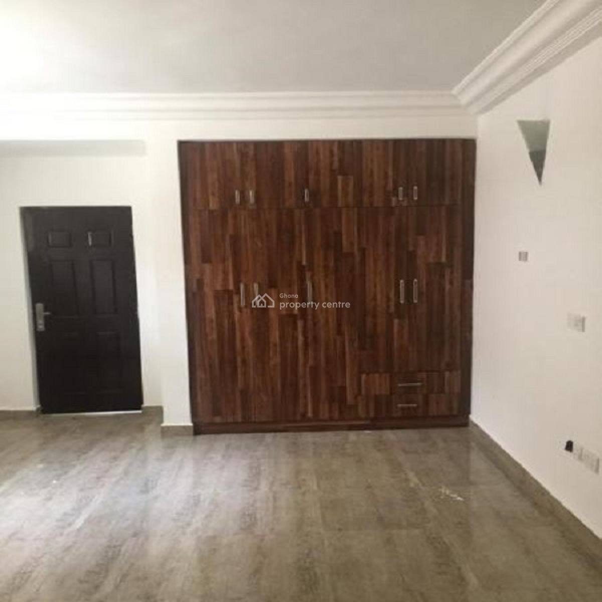 3 Bedroom House, Ako Adjei, Osu, Accra, House for Rent