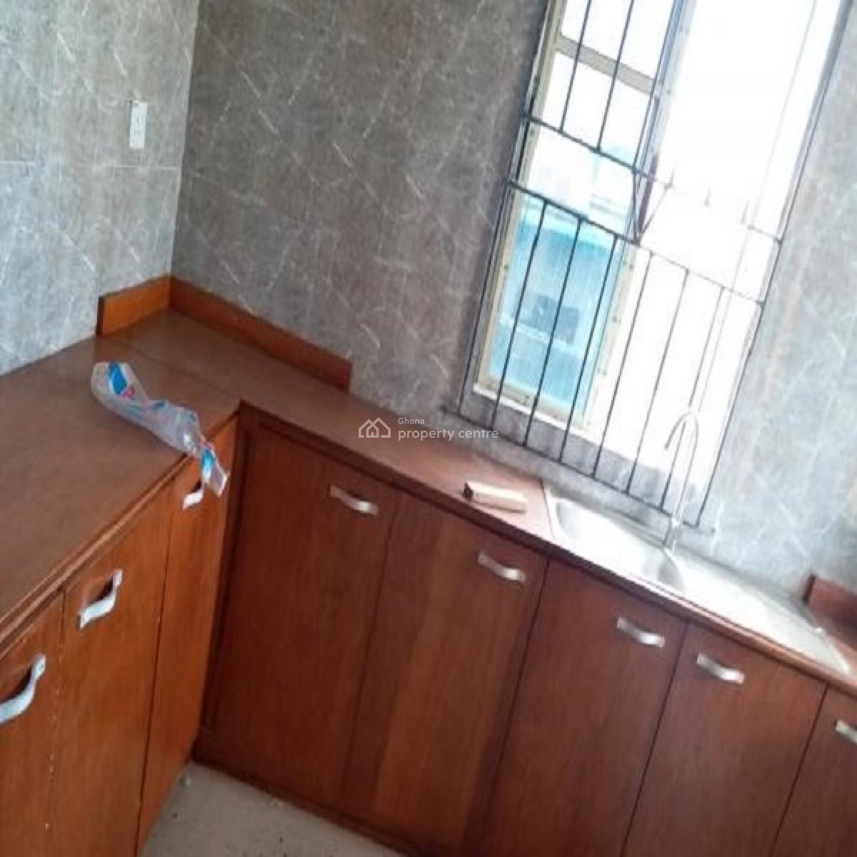 3 Bedroom House, Ako Adjei, Osu, Accra, House for Rent