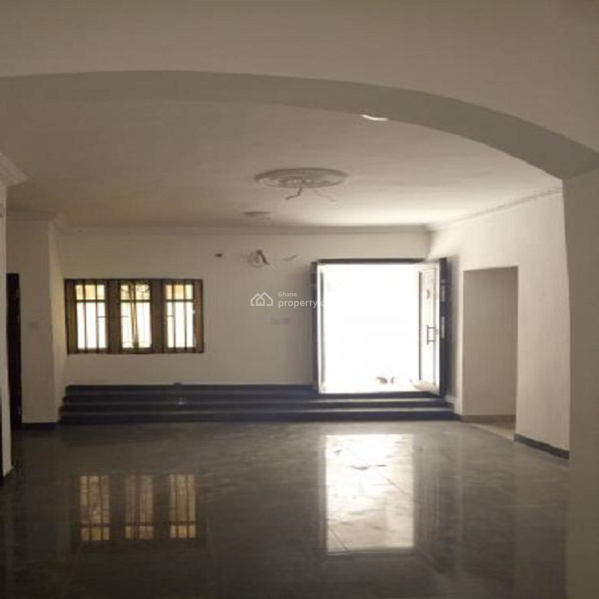 3 Bedroom House, Ako Adjei, Osu, Accra, House for Rent