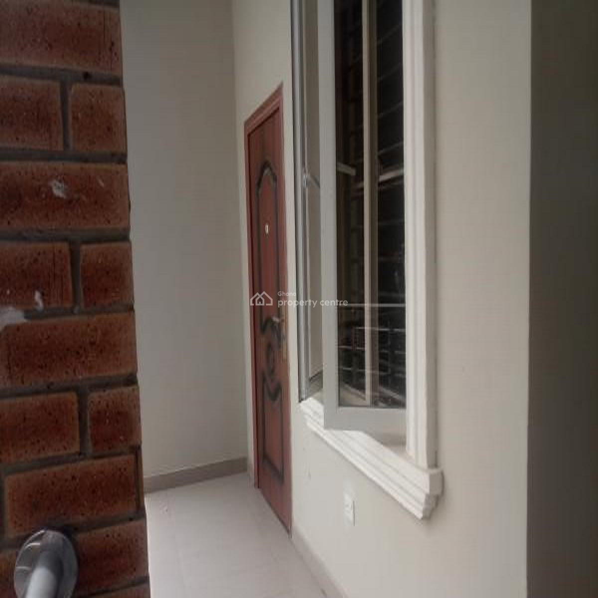 3 Bedroom House, Ako Adjei, Osu, Accra, House for Rent