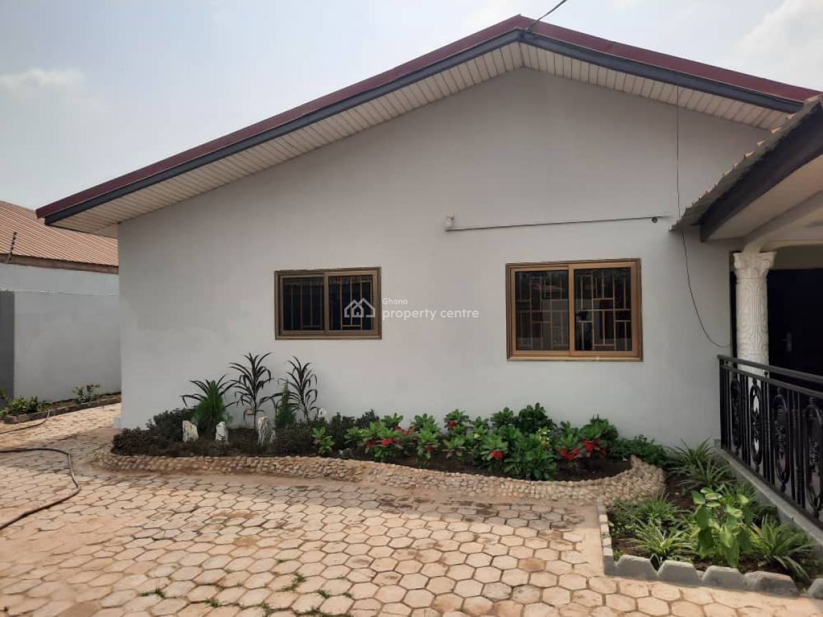 4 Bedroom House, Nyaniba Estate, Osu, Accra, House for Rent