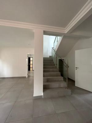3 Bedrooms Townhouse with Staff Quarters in a Gated Community, Cantonments, Accra, Townhouse for Rent