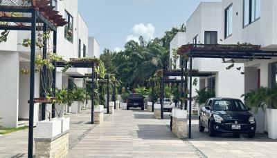 3 Bedrooms Townhouse with Staff Quarters in a Gated Community, Airport Residential Area, Accra, Townhouse for Rent