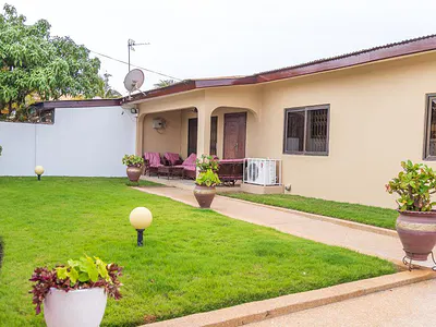 4 Bedrooms House — Sakumono, Accra Metropolitan, Accra
