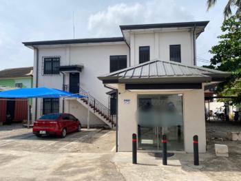 Executive 8 Bedrooms House Plus 3 Outrooms Office Space at Adabraka, Adabraka, Accra, House for Rent