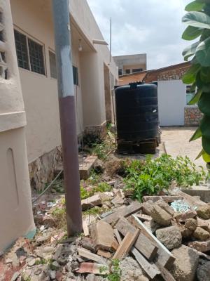 Old Building on The Plot of Land @ Achimota, Achimota, Accra, Land for Sale