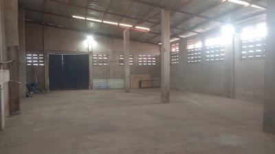 Were Space in a Prime Location Facing The Main Road, After Shell Signboard Traffic Light, Spintex, Accra, Warehouse for Rent