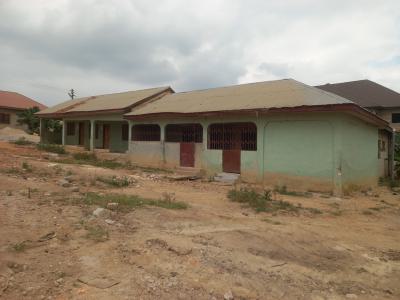 5 Bedrooms ( on 2 Plots), Antoa, Near The Shs, Secondary School., Kumasi Metropolitan, Ashanti, House for Sale