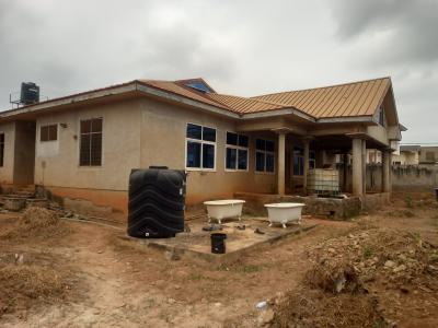 4 Bedrooms, Atasemaso Konkromoase, Kumasi Metropolitan, Ashanti, House for Sale
