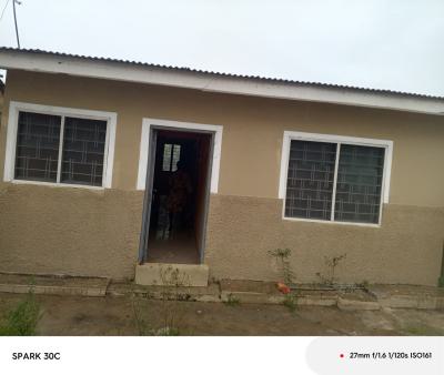 *registered & Renovated 2brm House on Quarter Plot @ Dansoman*, Ebenezer Secondary School Area, Dansoman, Accra, House for Sale