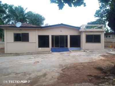 4 Bedroom Old House@ Kanda Estate, Kanda Estate, Accra, House for Sale