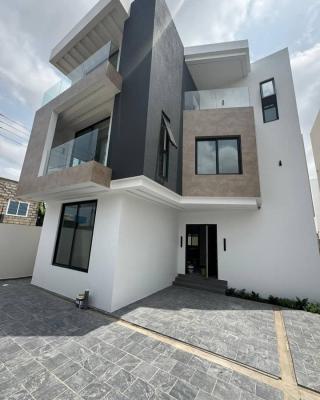 Executive 4bedroom Townhouse @ Dzorwulu, Dzorwulu, Accra, House for Sale