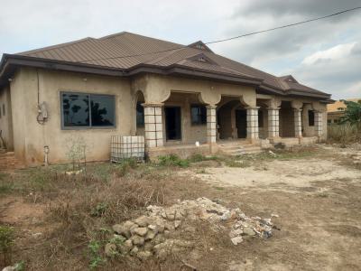 7  Bedrooms, Adesina, on Kenyasi Road., Kumasi Metropolitan, Ashanti, House for Sale