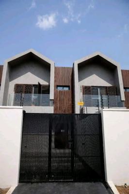 Fully Furnished 2-bedroom Flst@ Tseaddo, Tse Addo, Accra, Terraced Duplex for Sale