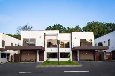4 Bedroom Townhouse Ridge Acrra, North Ridge, Accra, House for Rent