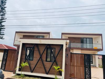 Executive 4 Bedrooms, Oyarifa, La Nkwantanang Madina Municipal, Accra, House for Sale