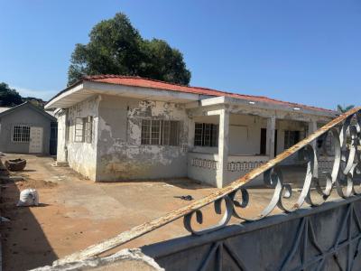 Old 3 Bedroom House with Bq, Osu, Accra, House for Sale