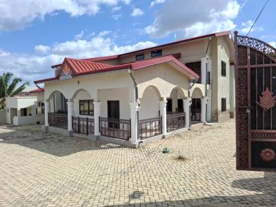 5 Bedroom House, Atasemanso, Kumasi Metropolitan, Ashanti, Terraced Duplex for Rent