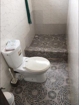 Single Room Shared Washroom, Oxford Street, Osu, Accra, Apartment for Rent