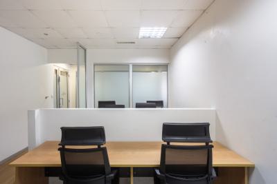 Coworking Space in Regus Movenpick, Presidential Floor, Mövenpick Ambassador Hotel, Independence Avenue, Accra Metropolitan, Accra, Office Space for Rent