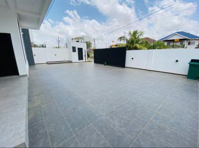 Luxury Four Bedrooms, Trasacco, Adenta Municipal, Accra, Townhouse for Sale