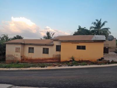 1 Plot of Land with House in Abrepo, Bronikrom , Behind Kumasi Girls Senior High School, Kumasi Metropolitan, Ashanti, Residential Land for Sale