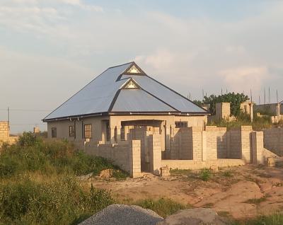 4 Bedrooms & 2 Stores/ Shops, Adesina,  on Kenyasi Abrem Road, Kumasi Metropolitan, Ashanti, House for Sale