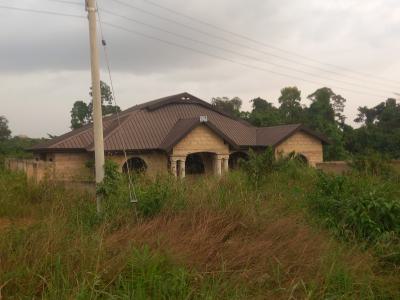 5 Bedrooms  ( and 1 Store), Adwumakaase,  Near  Bomfa Fawoade., Afigya-kwabre, Ashanti, House for Sale