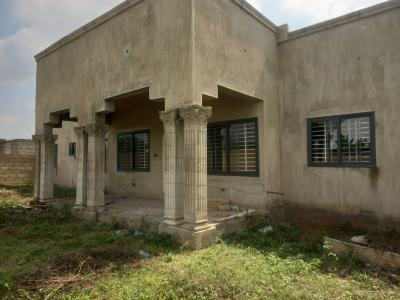4 Bedrooms, Akom, on Offinso Ahenkro Road., Afigya-kwabre, Ashanti, House for Sale