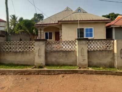 4 Bedrooms, Ntonso, Near The Girls Shs. Mampongteng Road., Kumasi Metropolitan, Ashanti, House for Sale