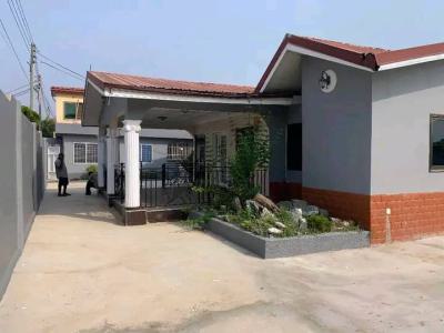 *4brm House @ Dansoman*, Roundabout Area, Dansoman, Accra, House for Sale