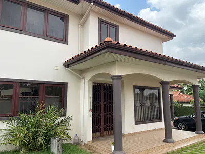 Executive 5 Bedroom Detached House