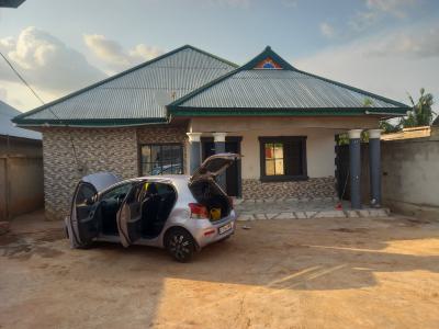 3 Bedrooms, Ejisu Besease, Kumasi Metropolitan, Ashanti, House for Sale