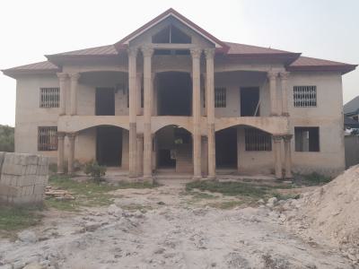 8 Bedrooms ( Main Road Side Property), Saaman, Near Kenyasi Bosore., Kumasi Metropolitan, Ashanti, House for Sale