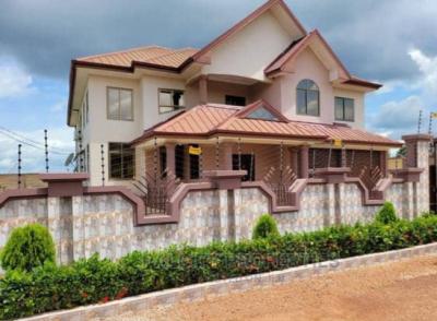 8 Bedrooms, Trede, on Santasi Anwiankwanta Obuasi Road., Kumasi Metropolitan, Ashanti, House for Sale