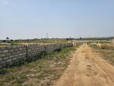 Half Plots  >>>> Moderate Price, Adom Estate Road, Tema, Accra, Mixed-use Land for Sale