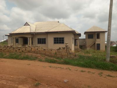 7 Bedrooms & 1 Store / Shop., Mampongteng New Site, on Aboaso Road., Kwabre, Ashanti, House for Sale