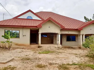 5 Bedrooms — Sepaase Amoabeng, Near Abuakwa., Abuakwa, Kumasi Metropolitan, Ashanti
